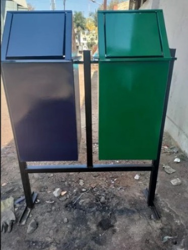 Mild Steel Iron Outdoor Dustbin, Capacity : 80 LTR