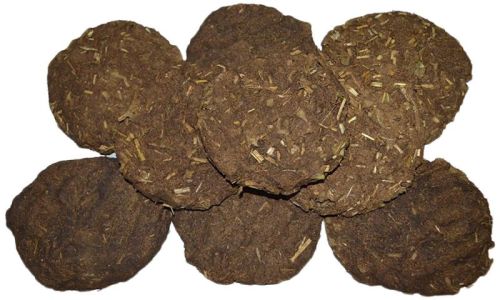 Brown Round Cow Dung Cakes, Size : Standard