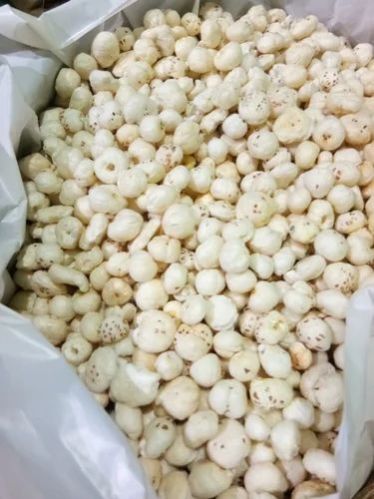 White Round Makhana Flakes, For Oil, Herbal Formulation, Cooking, Taste : Light Sweet