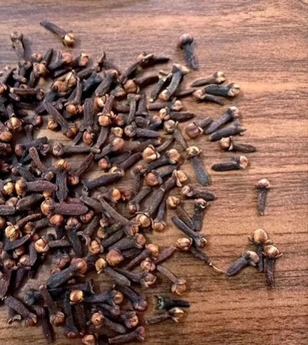 Light Brown Organic Cloves, For Cooking, Packaging Type : Gunny Bag