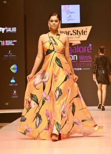 Printed Satin Crepe Floral Evening Gown, Technics : Machine Made