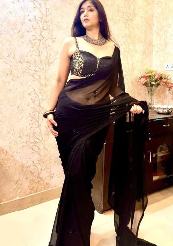 Hand Embroidered Georgette Saree, Technics : Machine Made