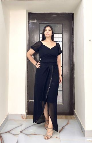 Georgette Wrap Top & Drape Skirt, Color : Black