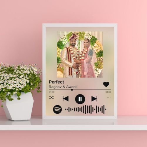 Polished Wood 210Gms Photo Frames, For Wedding Gallery, Home Purpose