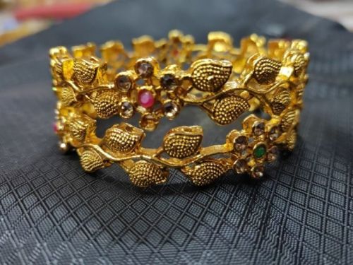 Polished Metal Round Designer Bangles, Feature : Shiny Look, Rust Proof