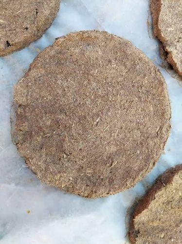 Amutha Farms Cow Dung Cake, Automation Grade : First Grade