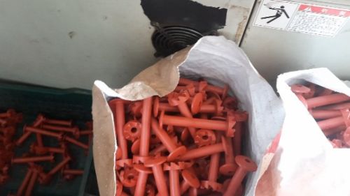 Red Thread Bobbin, For Textile Industry, Packaging Size : 10-15 Pieces