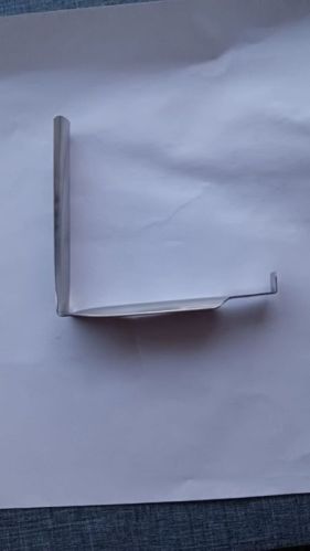 Stainless Steel Austin Retractor Without Teeth, For Hospitals, Feature : Corrosion Proof, Foldable