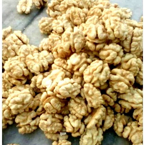 La Rosera Walnut Kernels, Packaging Type : Vacuum Bag