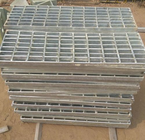 Non Polish Galvanized Metal Gratings, Feature : Anti Dust, Corrosion Proof, Durable, Heat Resistant