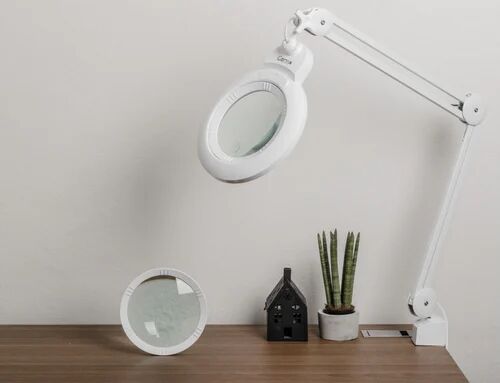 240 Volt LED Magnifying Lamp, Lens Size : 5 Inch