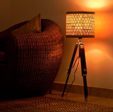 Kraftinn Wood Tripod Floor Lamp