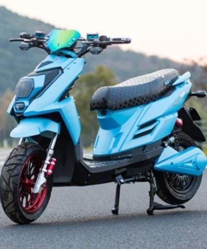 Blue Aluminium Battery Operated Scooter, Feature : Fast Chargeable, Low Maintenance