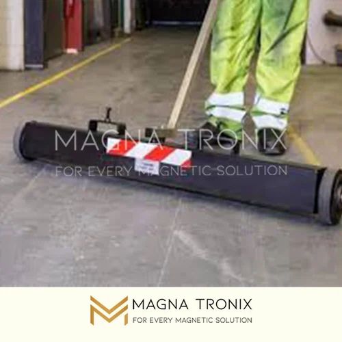 Silver Semi Automatic Permanent Magnetic Sweeping Machine