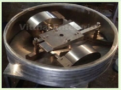 Vitthal Edge Runner Machine, Voltage : Up To 220 V