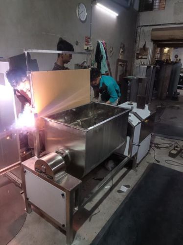 Hydraulic Ss304 50hz 100-1000kg 50kg Ribbon Blender, For Mixing, Voltage : 440v