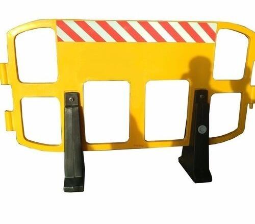 Plastic Barricades, Color : Yellow, Red