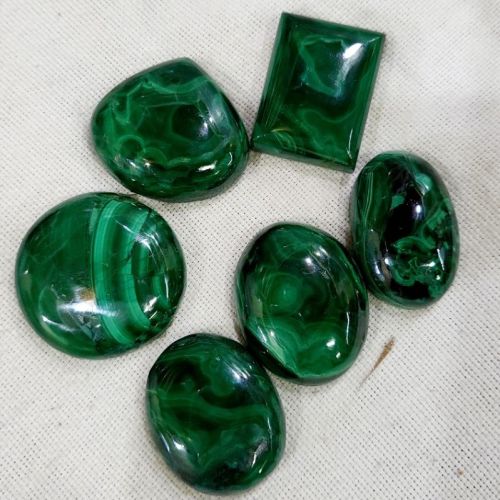 Oval Natural Green Malachite Gemstone Cabochons, For Jewellery, Size : 20-30mm, 30-40mm, 40-50mm