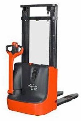 OM Electric Stacker