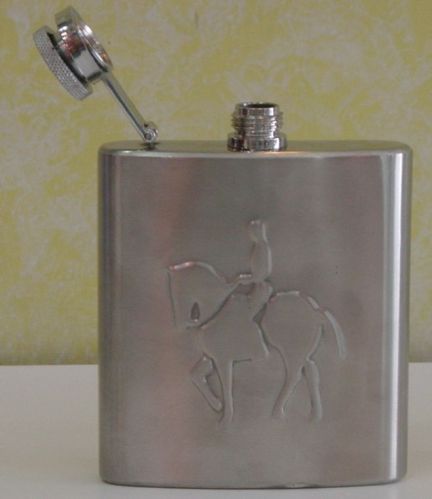 Silver Polish Stainless Steel Hip Flask, For Store Liquor, Pattern : Plain