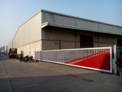 Polished Automatic Sliding Gates