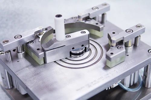 Polished Metal Jigs and Fixtures, For Industrial, Feature : High Strength, Easy To Install