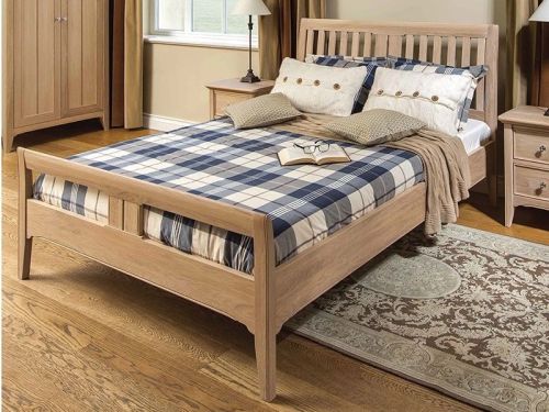 Wooden New England Double Bed, For Bedroom, Specialities : Fine Finishing