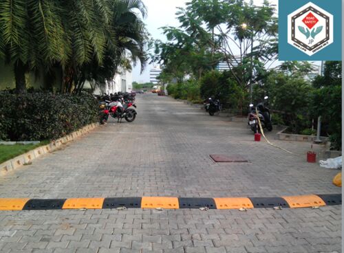 ABS Plastic Speed Breaker, Color : Yellow, Black