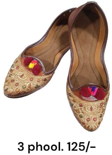 Ladies 3 Phool Jutti, Occasion : Casual Wear