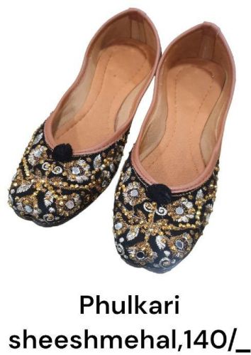 Ladies Phulkari Sheesh Mahal Jutti, Occasion : Party Wear