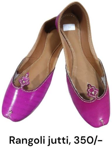 Plain Ladies Rangoli Jutti, Occasion : Casual Wear