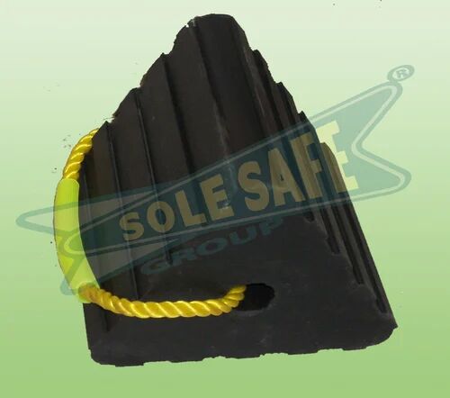 Triangular 70% - 80% Natural Rubber Wheel Chock, Color : Black