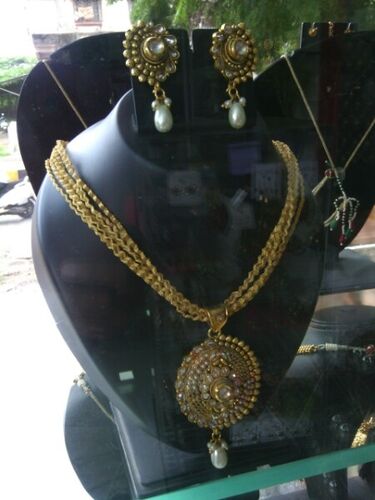 Metal Necklace Set, Occasion : Party Wear