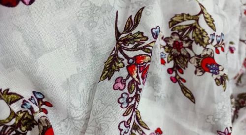 Printed Linen Fabric, For Garments, Specialities : Perfect Fitting, Shrink-Resistant