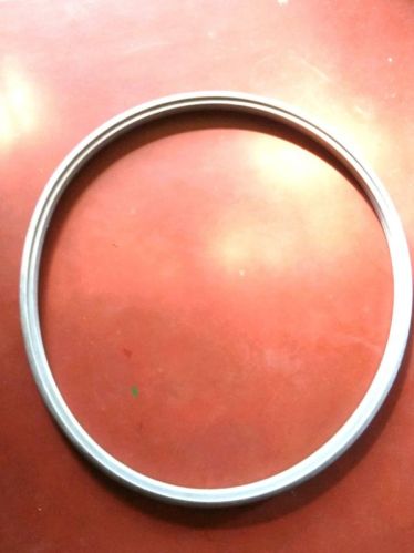 Hospital Wheelchair Solid Rubber Tyre, Width : 0-150mm