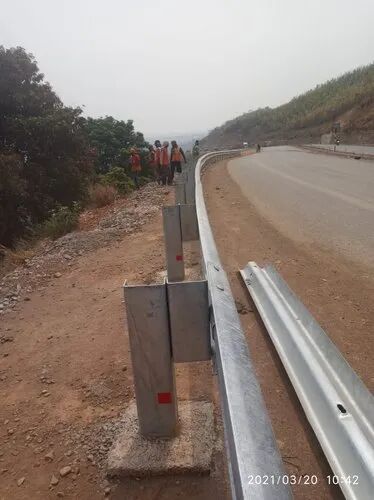 Black Metal Crash Barrier, For Road