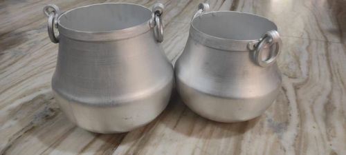 Plain Polished Aluminium Milk Container, Feature : Fine Finishing, Light Weight, Shiny Look