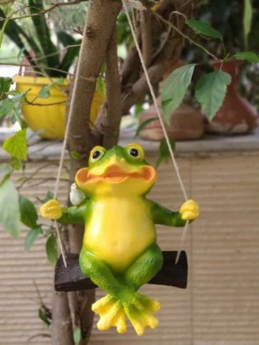 Polyresin Hanging Frog Garden Decor, For Decoration Use, Packaging Type : Bubble Wrapped