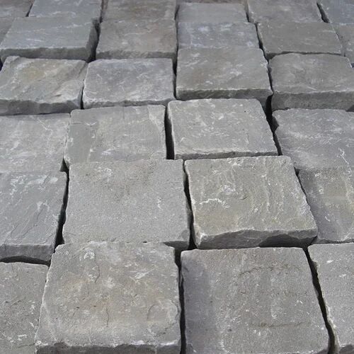 SANDSTONE Sagar Black Cobble Stone