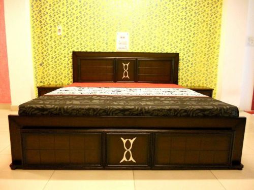 Polished Fancy Wooden Double Bed, For Home Use, Feature : Attractive Designs, Quality Tested, Termite Proof