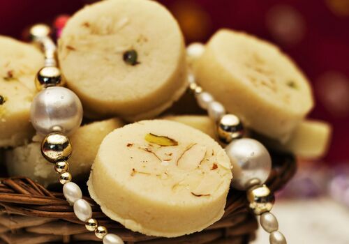 Soft Elaichi Peda, Taste : Sweet