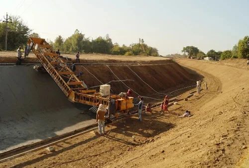 Yellow Concrete Canal Slope Paver Machine