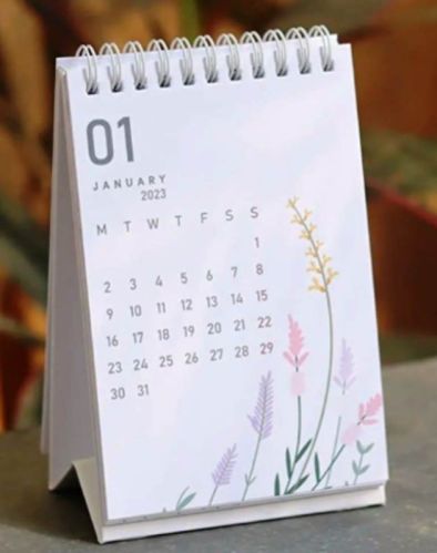 Plain 200gm Plastic Paper Desk Calendar, Size : Large, Medium