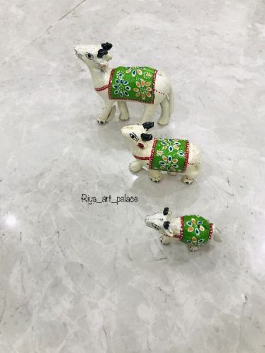 3 Pcs Ceramic Cow Statue, For Dust Resistance, Shiny, Pattern : Printed