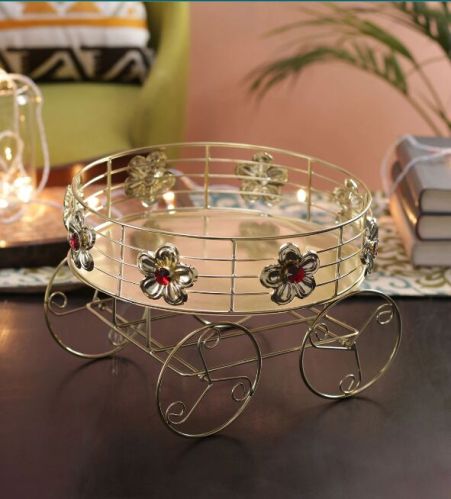 Round Metal Basket With Flower Design, For Restaurant, Feature : Easy To Carry