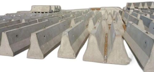 Grey Concrete Jersey Barrier, For Road Divider, Size : 3000x840x610mm