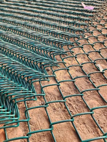 Steel Chain Link Fencing, Weave Style : Cross, Twisted