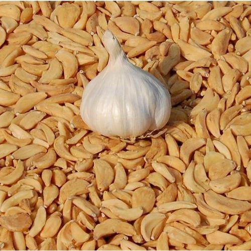 Organic Dehydrated Garlic Flakes, For Cooking, Snacks, Packaging Type : Plastic Packet