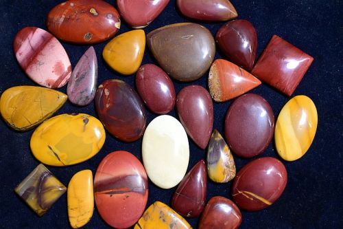 High Quality Mookaite Jasper Gemstone, For Jewellery, Feature : Anti Corrosive, Fadeless, Shiny Looks