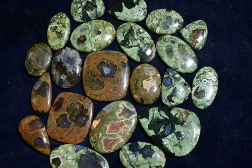 Polished Rhyolite Gemstone, For Jewellery, Feature : Anti Corrosive, Colorful Pattern, Shiny Looks